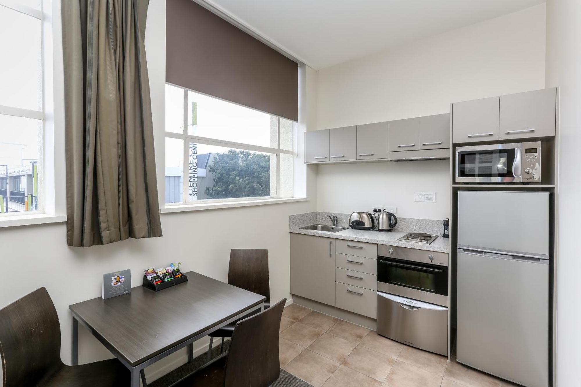Quest New Plymouth Apartment Hotel Room photo